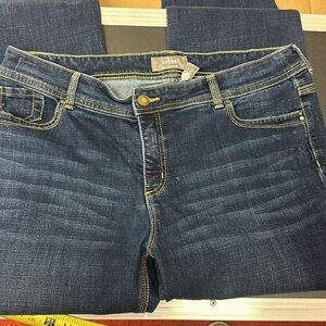 477.  Chicos so slimming jeans Chicos own sizing 2 R
